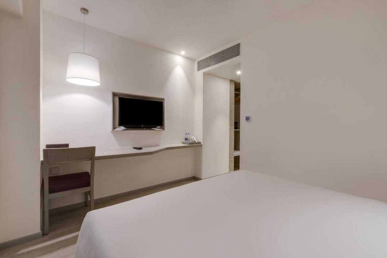 7 Apple Hotel Mahape, นาวีมุมไบ ภายนอก รูปภาพ